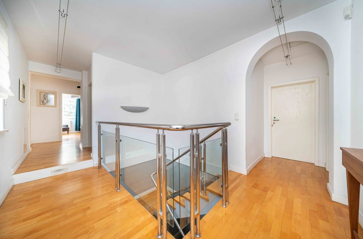 Dom 6 pokojowe na Sprzedaż