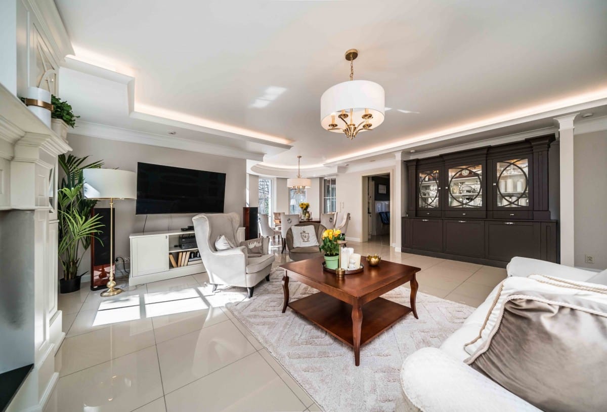 Dom 6 pokojowe na Sprzedaż