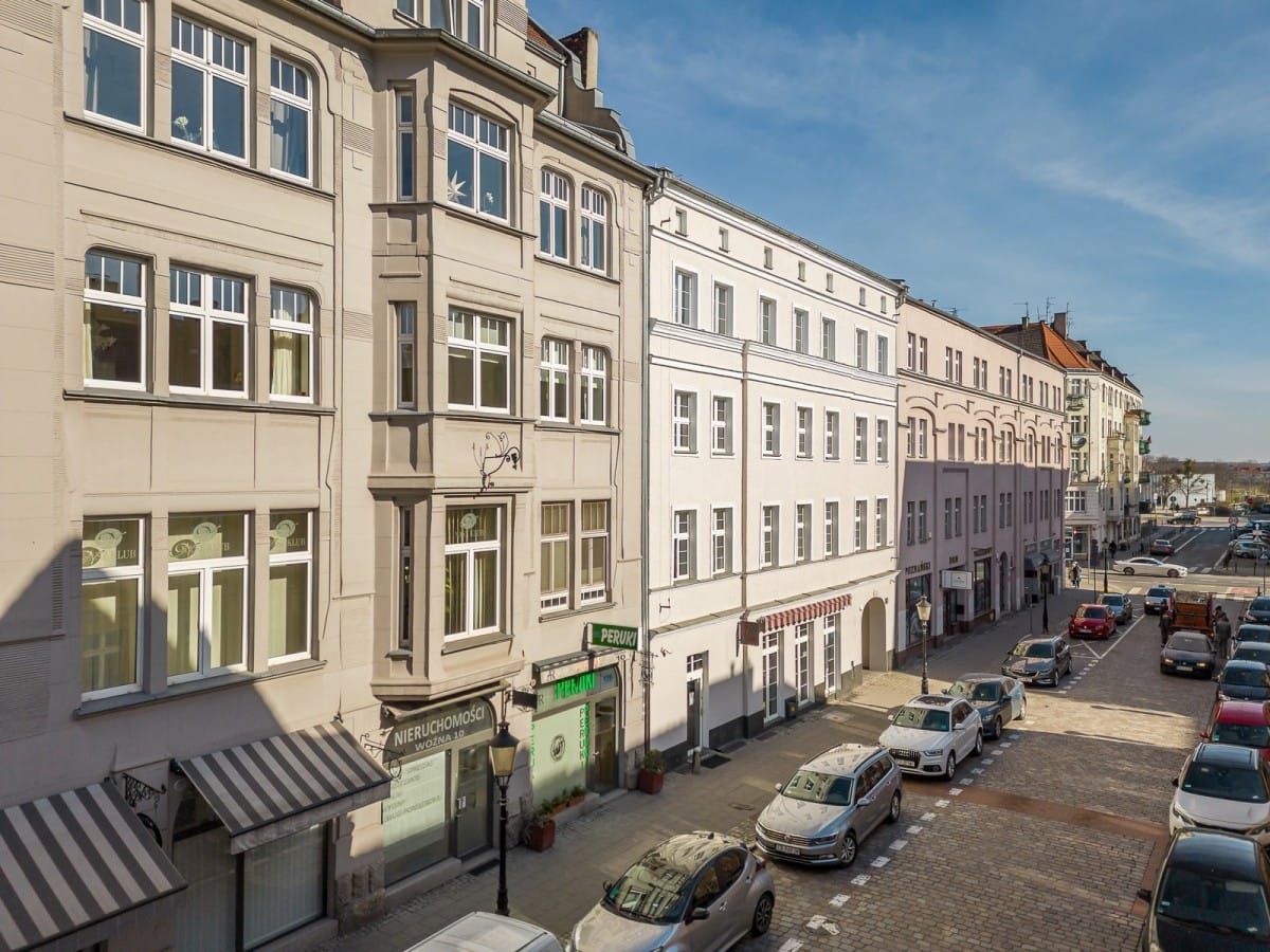 Dom 21 pokojowe na Sprzedaż