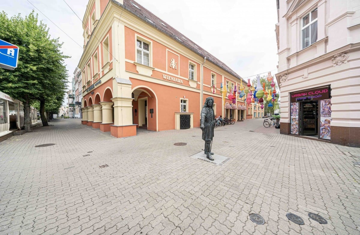 Mieszkanie 6 pokojowe na Sprzedaż