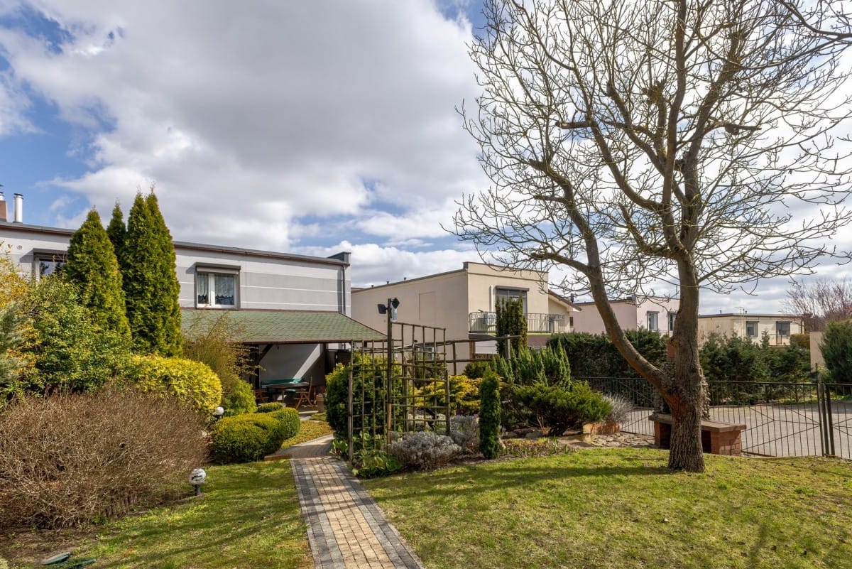 Dom 4 pokojowe na Sprzedaż