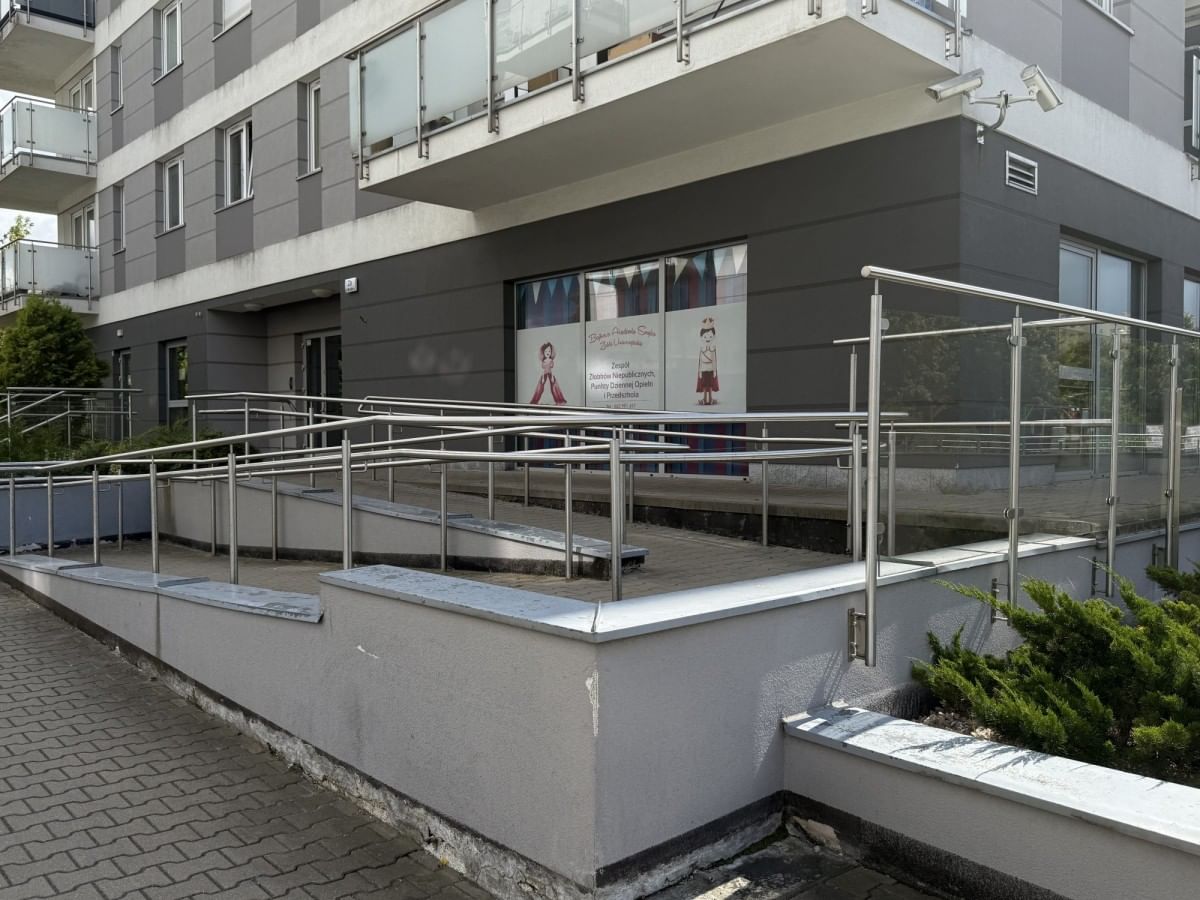 Lokal użytkowy  pokojowe na Sprzedaż