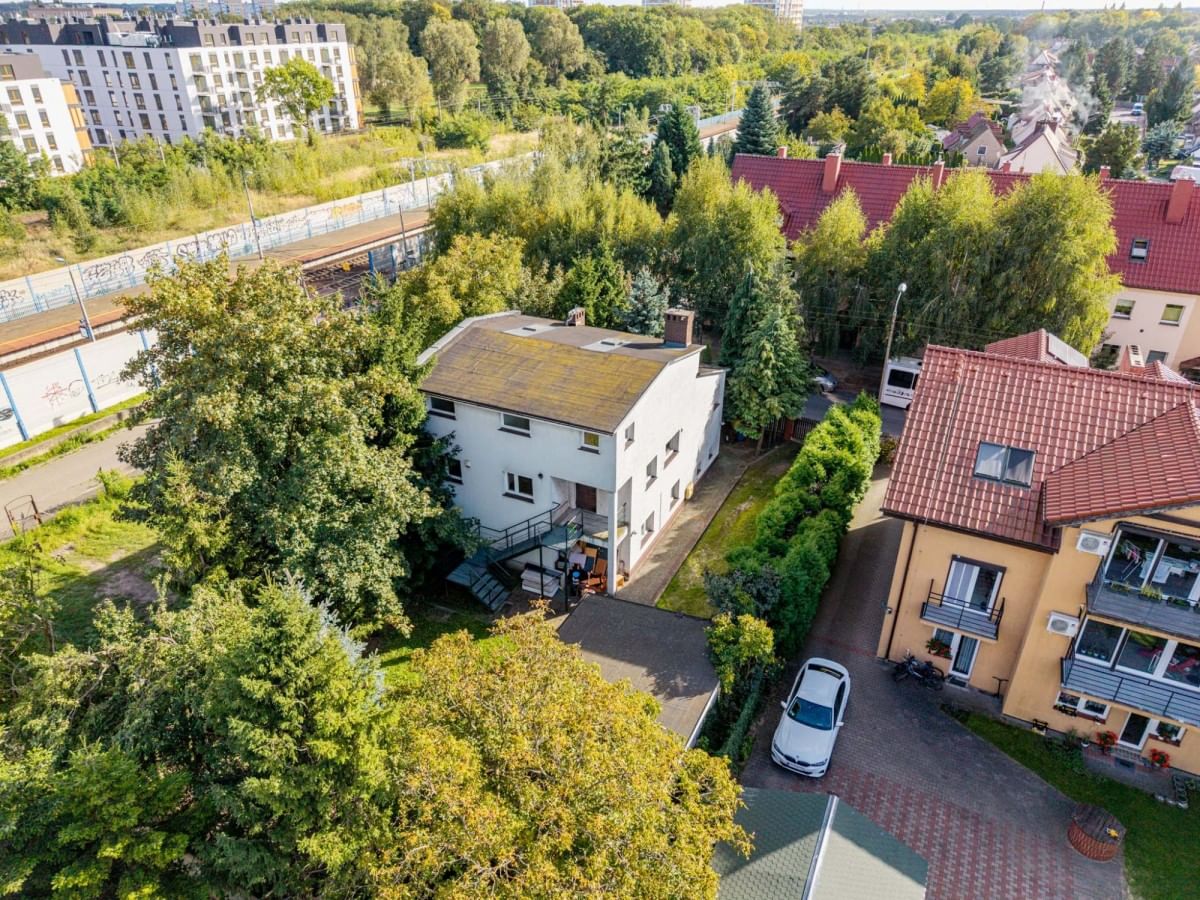 Dom 11 pokojowe na Sprzedaż