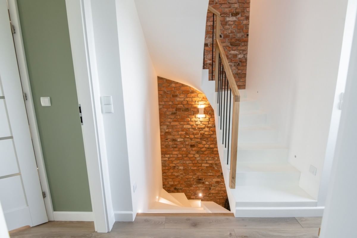 Dom 5 pokojowe na Sprzedaż