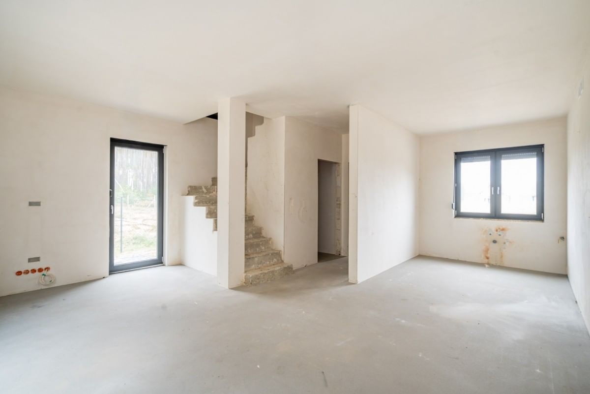 Dom 4 pokojowe na Sprzedaż