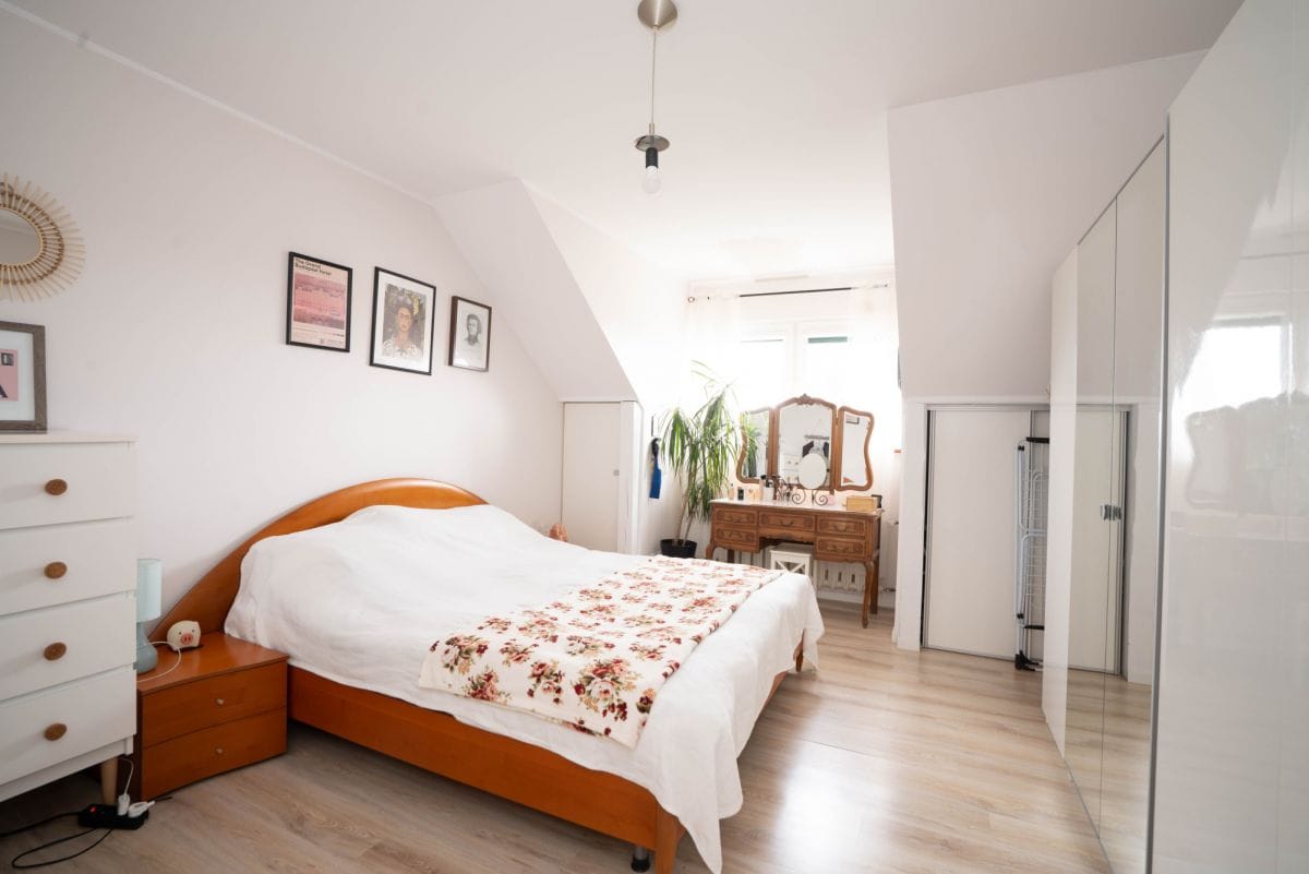 Dom 8 pokojowe na Sprzedaż