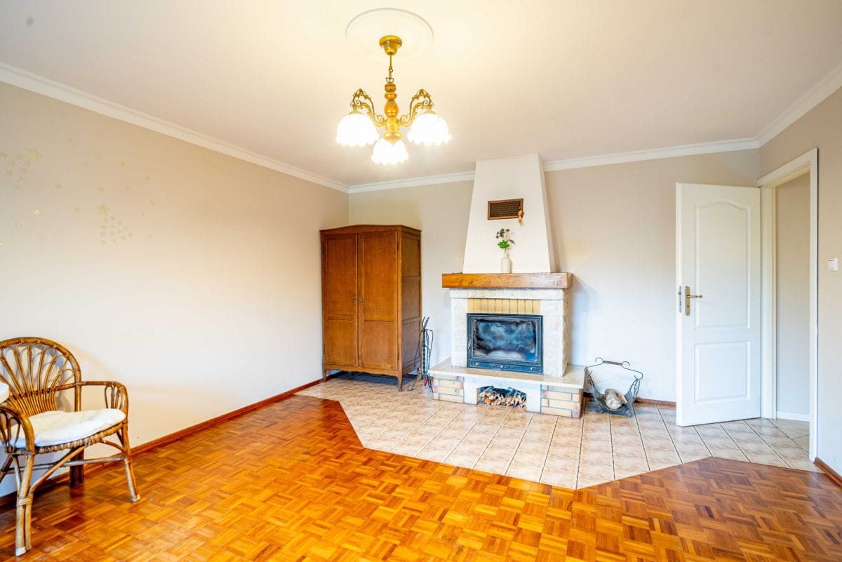 Dom 8 pokojowe na Sprzedaż