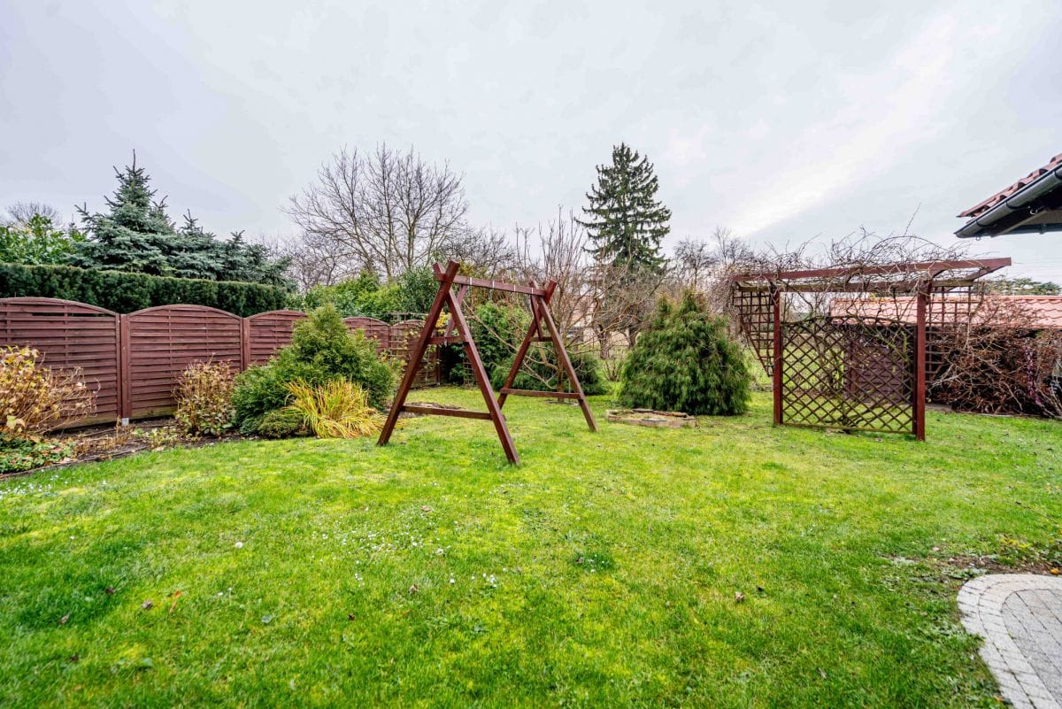 Dom 8 pokojowe na Sprzedaż