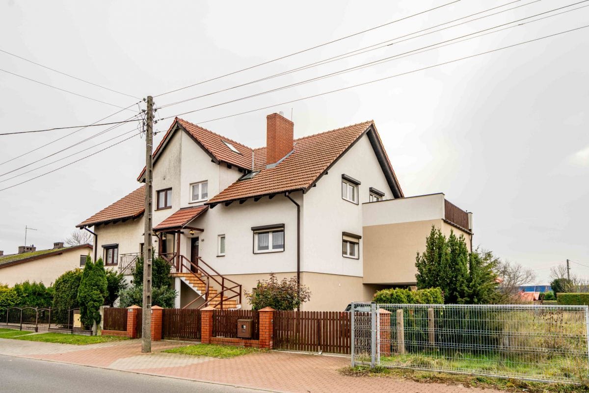 Dom 8 pokojowe na Sprzedaż