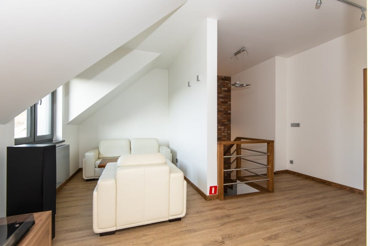 Dom 5 pokojowe na Sprzedaż