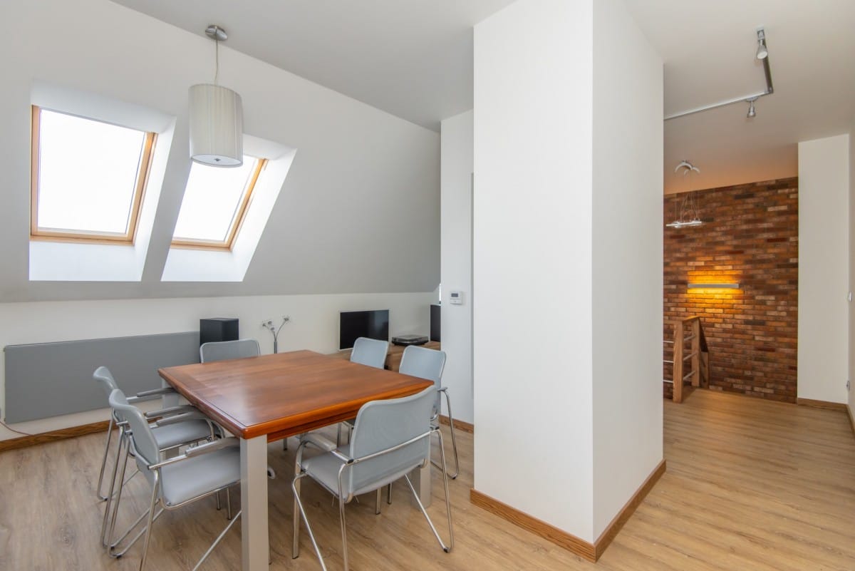 Lokal użytkowy  pokojowe na Sprzedaż