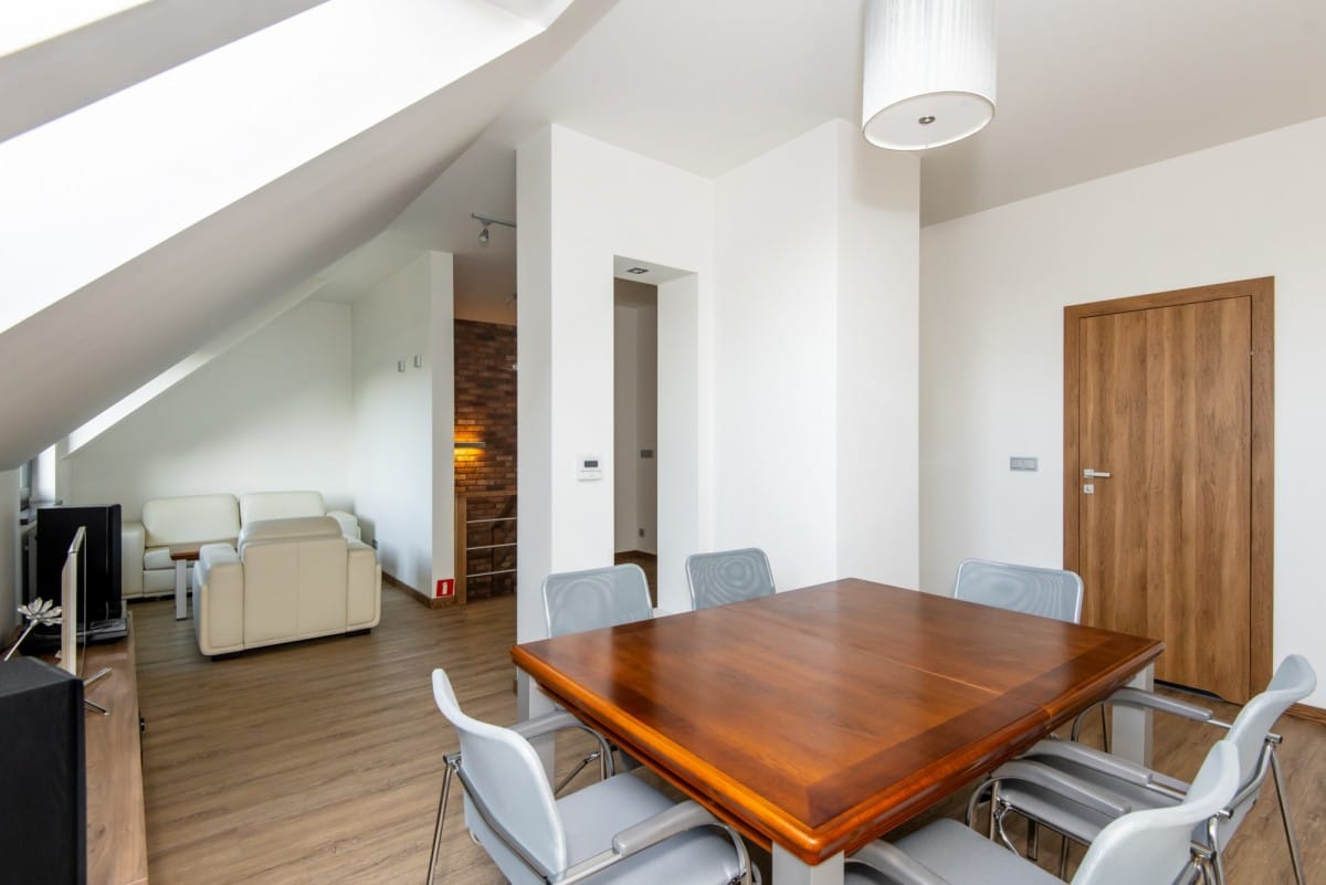 Lokal użytkowy  pokojowe na Sprzedaż