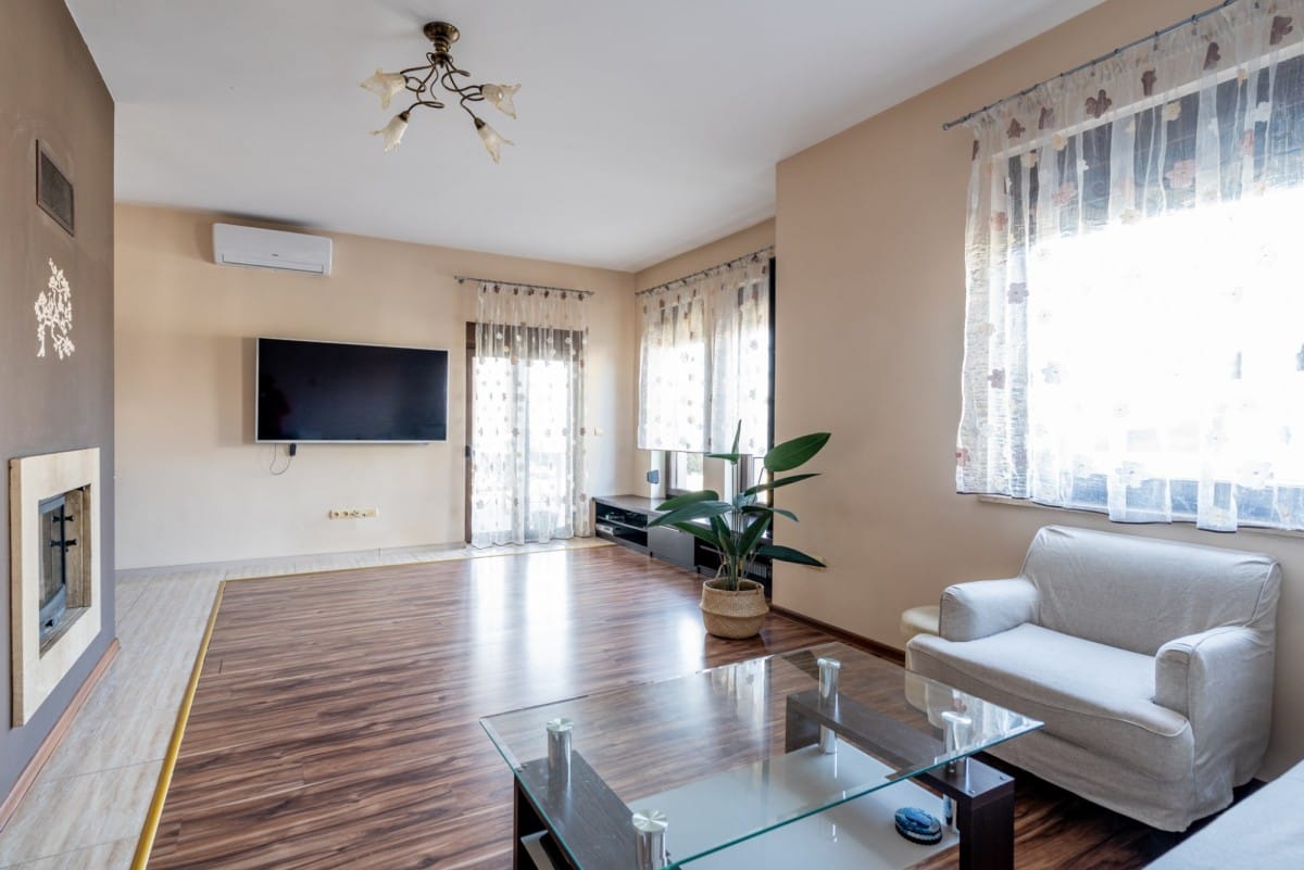 Dom 5 pokojowe na Sprzedaż