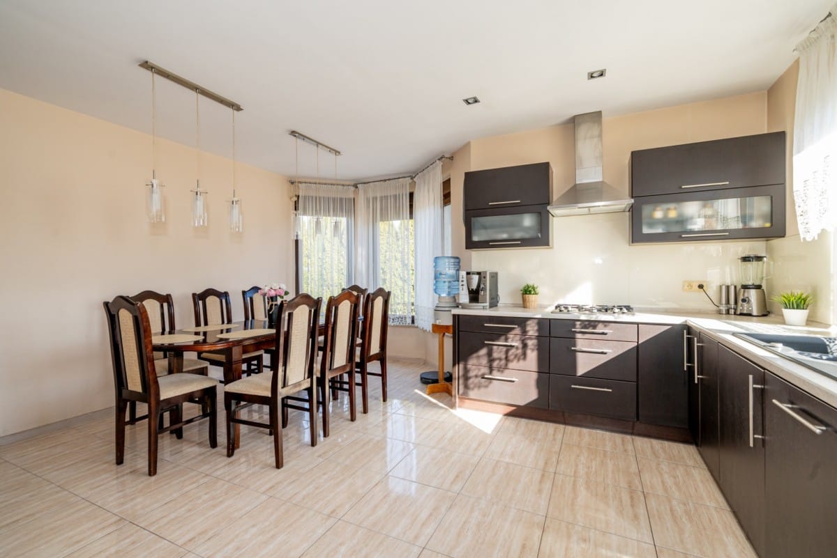 Dom 5 pokojowe na Sprzedaż