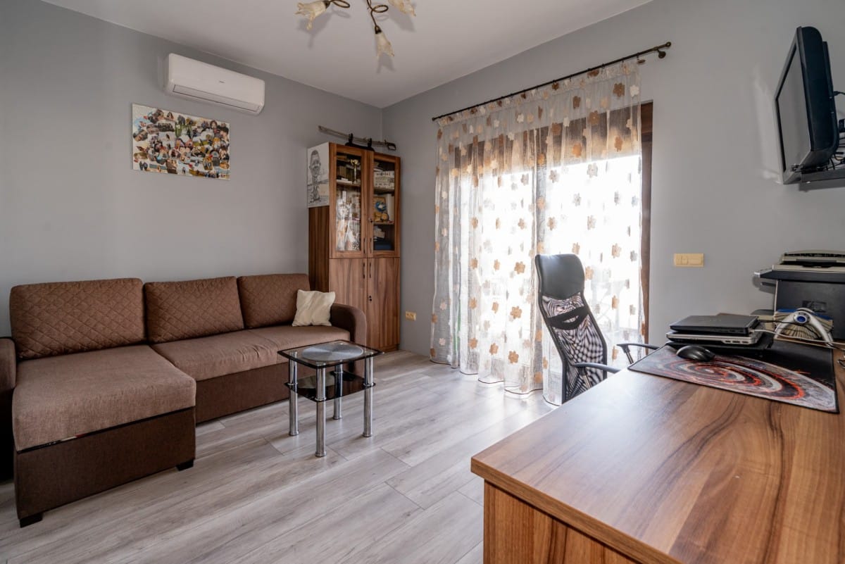 Dom 5 pokojowe na Sprzedaż