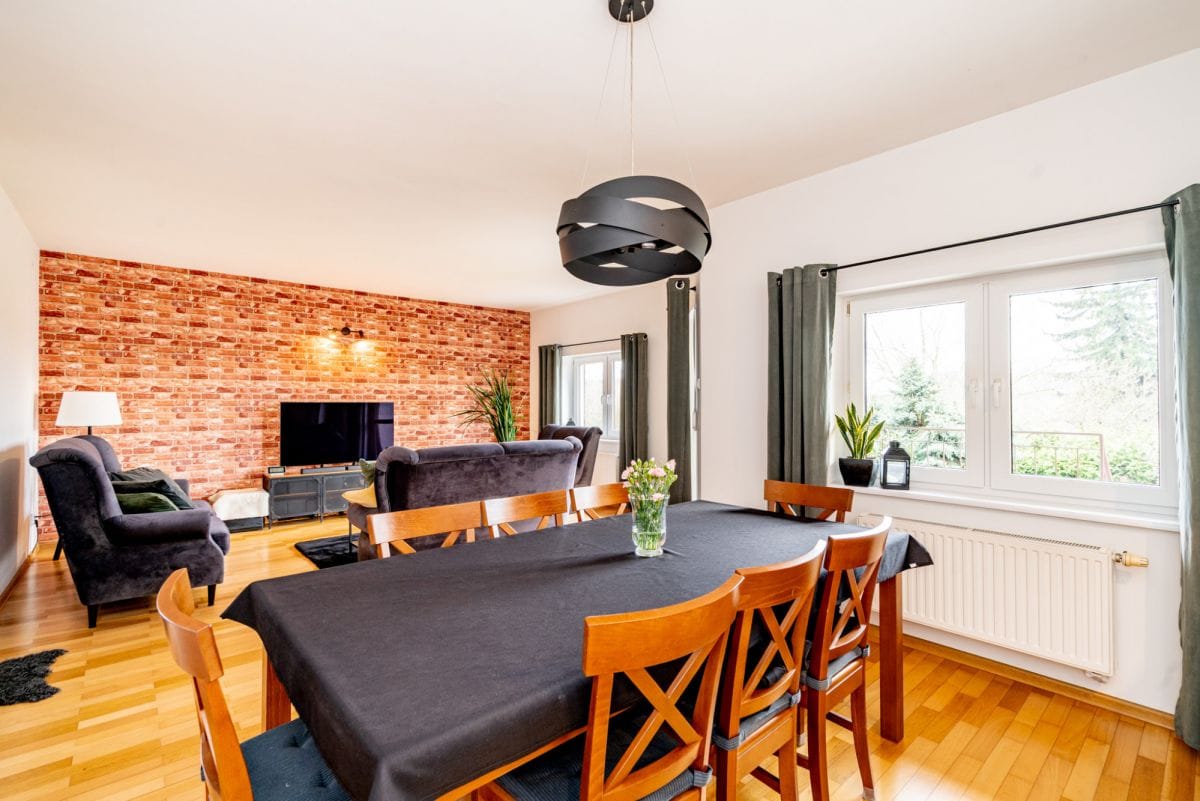 Dom 6 pokojowe na Sprzedaż