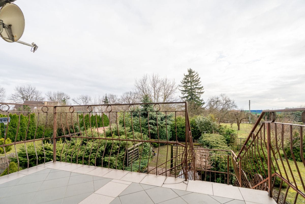 Dom 6 pokojowe na Sprzedaż