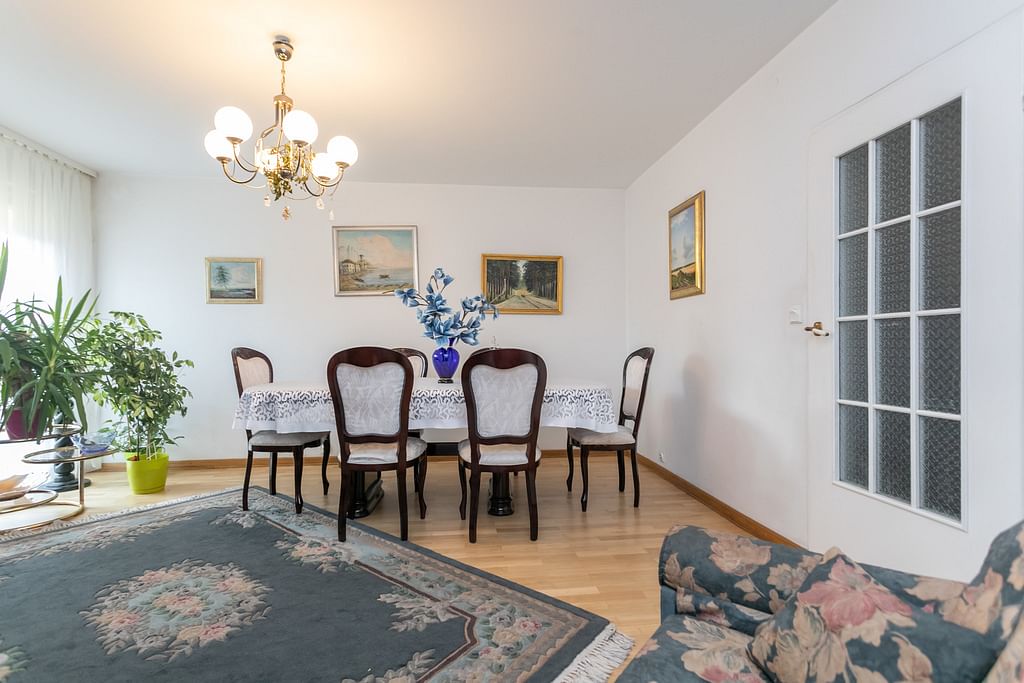 Mieszkanie 4 pokojowe na Sprzedaż