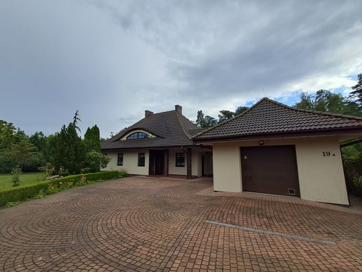 Dom 6 pokojowe na Sprzedaż