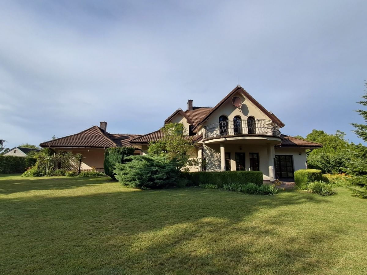 Dom 6 pokojowe na Sprzedaż