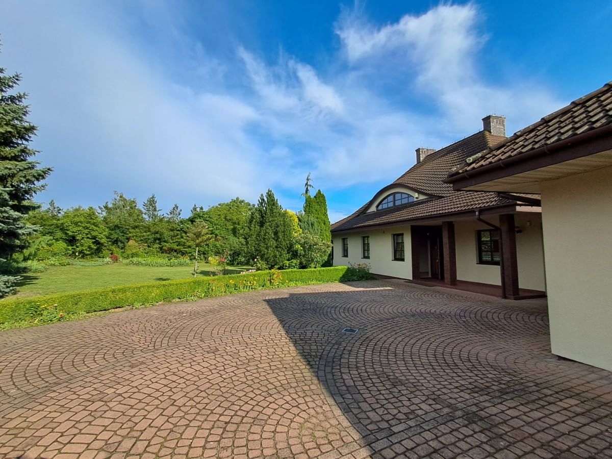 Dom 6 pokojowe na Sprzedaż