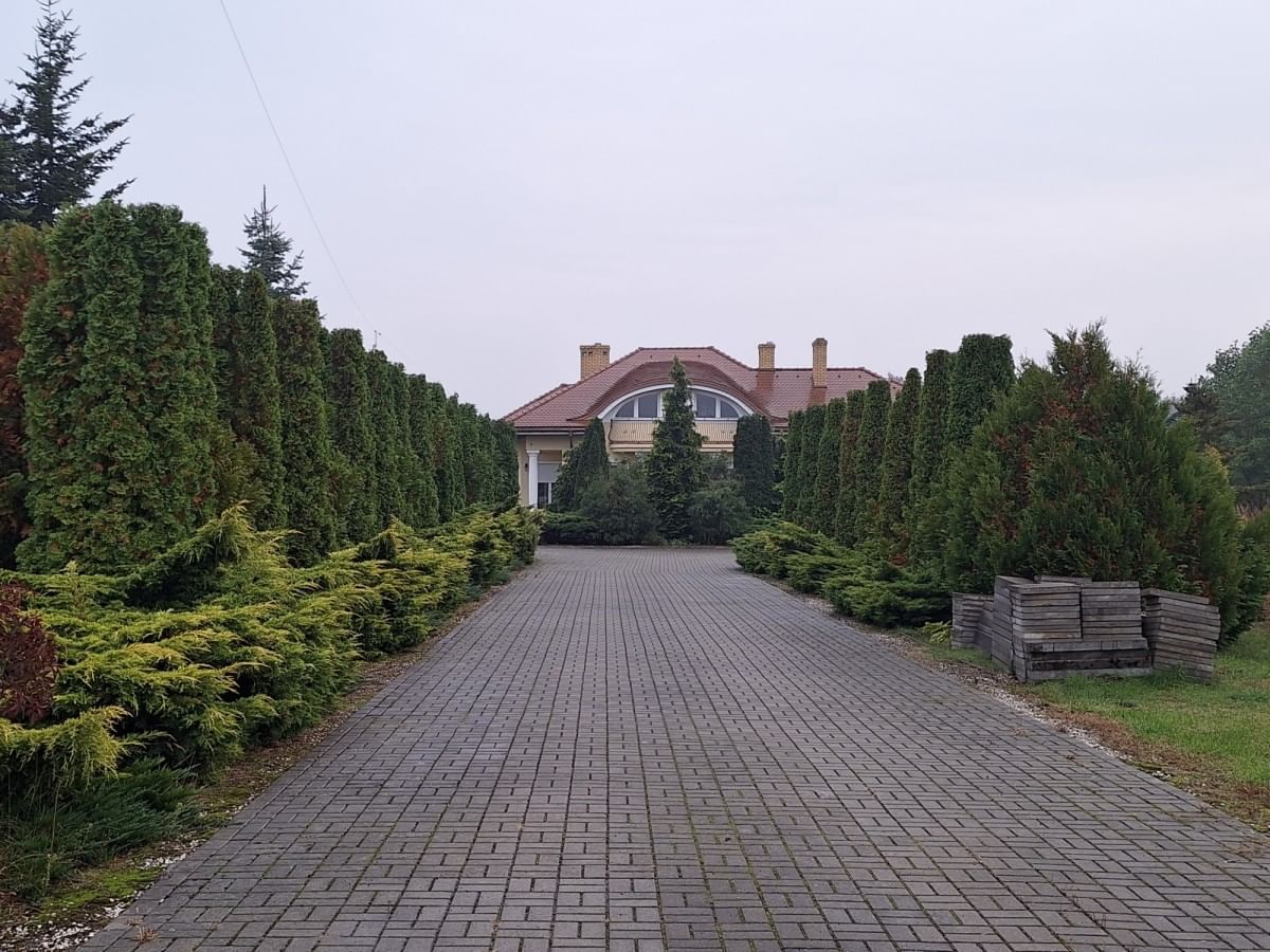 Dom 7 pokojowe na Sprzedaż