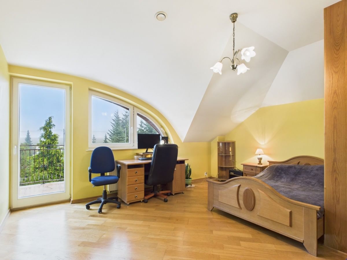 Dom 7 pokojowe na Sprzedaż