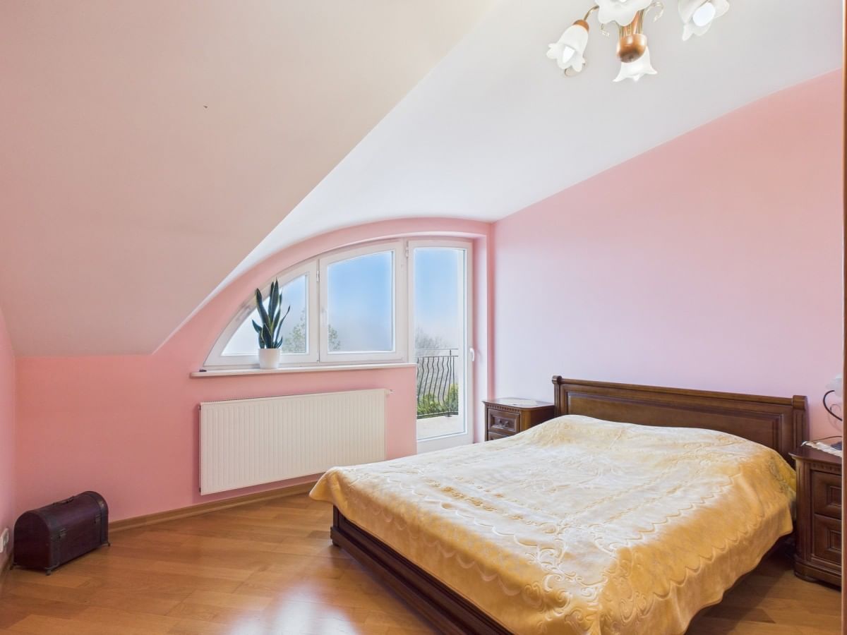 Dom 7 pokojowe na Sprzedaż