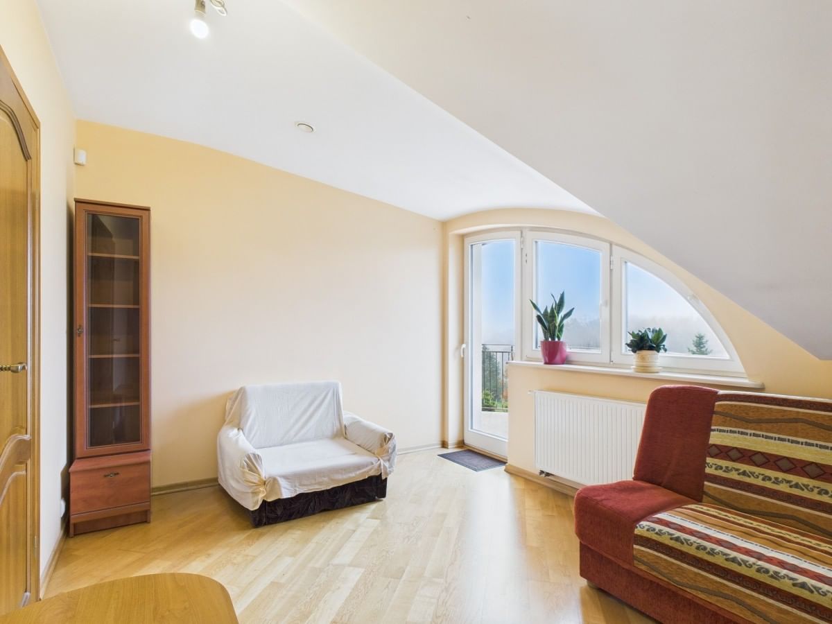 Dom 7 pokojowe na Sprzedaż