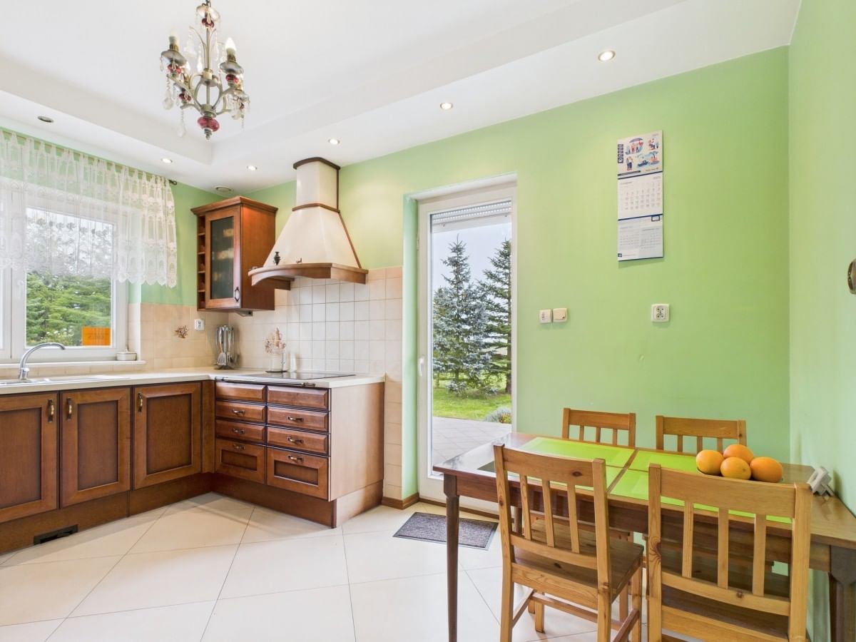 Dom 7 pokojowe na Sprzedaż