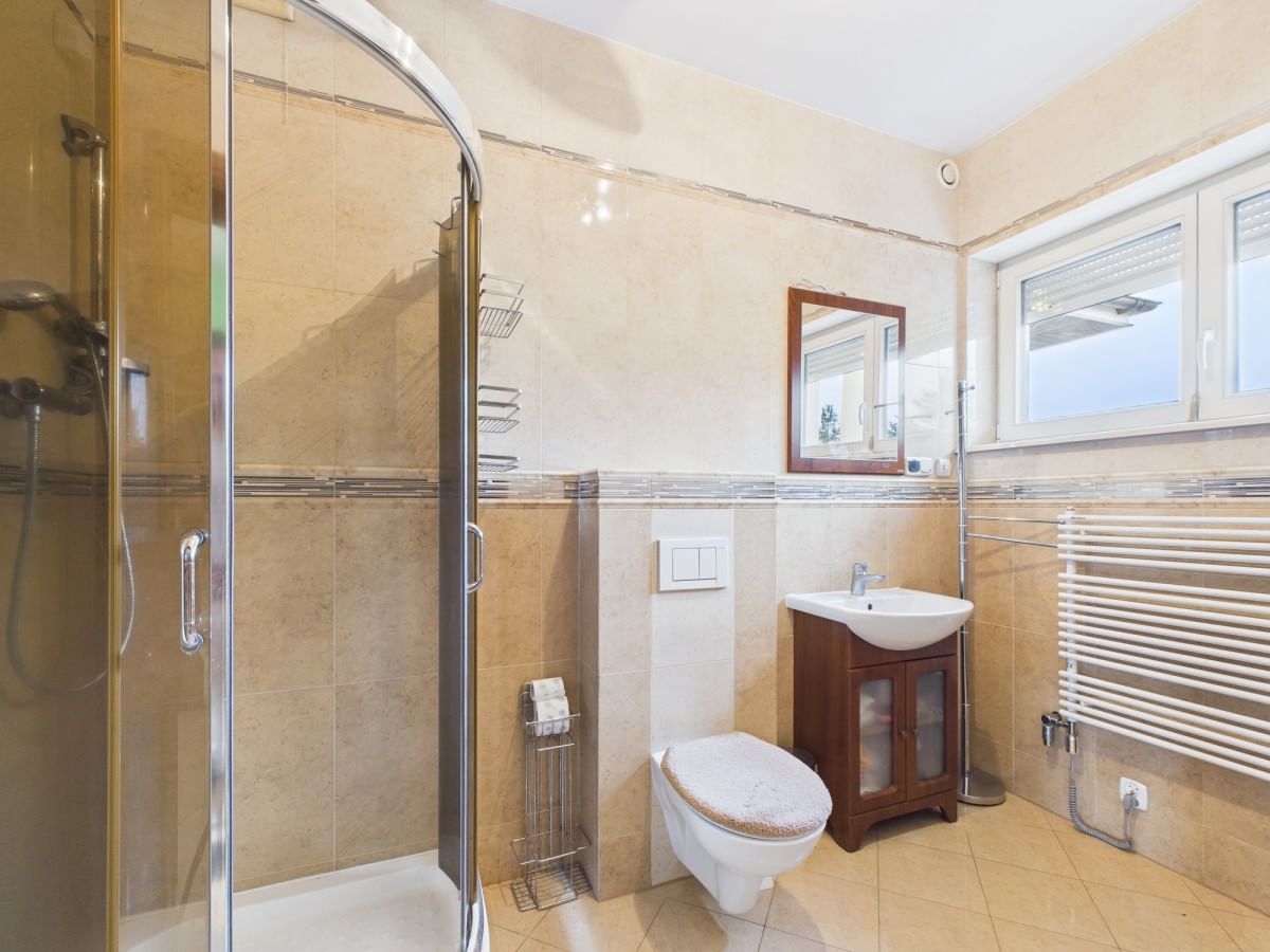 Dom 7 pokojowe na Sprzedaż