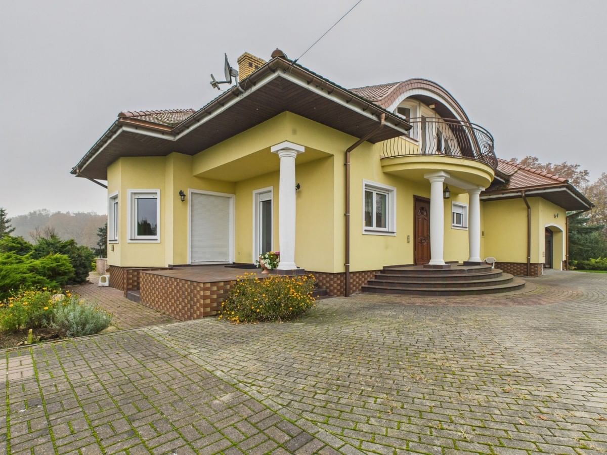 Dom 7 pokojowe na Sprzedaż