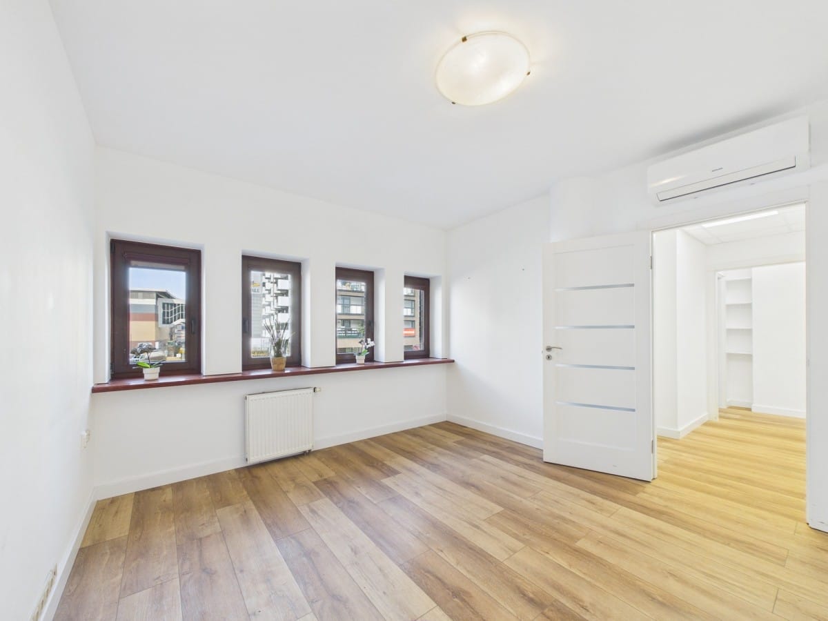 Mieszkanie 5 pokojowe na Sprzedaż