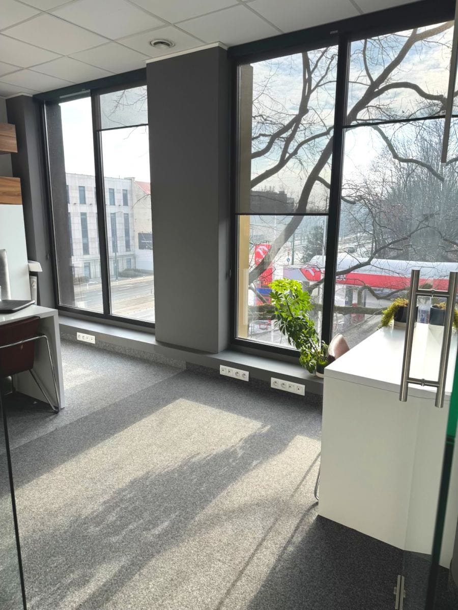 Lokal użytkowy  pokojowe na Sprzedaż