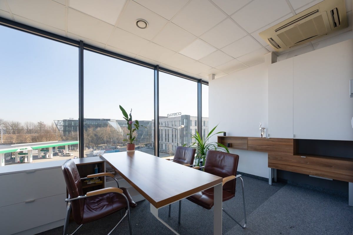 Lokal użytkowy  pokojowe na Sprzedaż