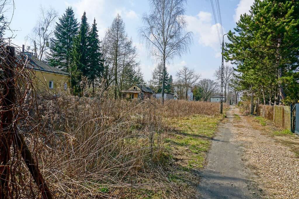 Działka  pokojowe na Sprzedaż