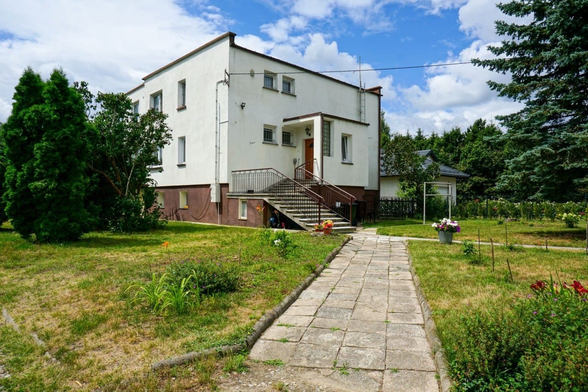 Dom  pokojowe na Sprzedaż