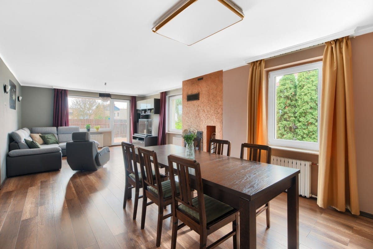 Dom 5 pokojowe na Sprzedaż