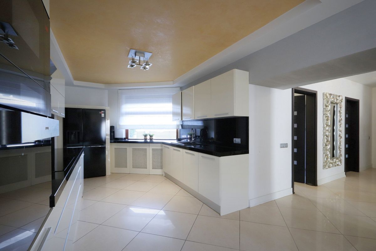 Dom 7 pokojowe na Sprzedaż