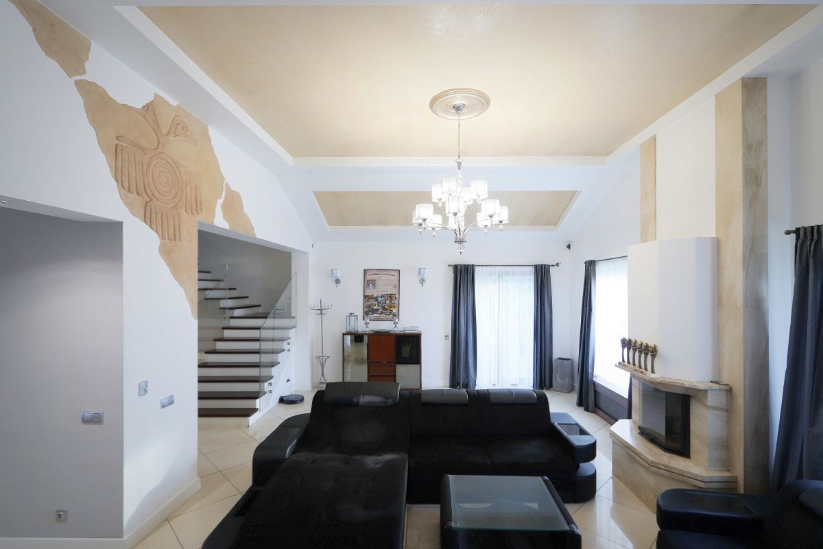 Dom 7 pokojowe na Sprzedaż