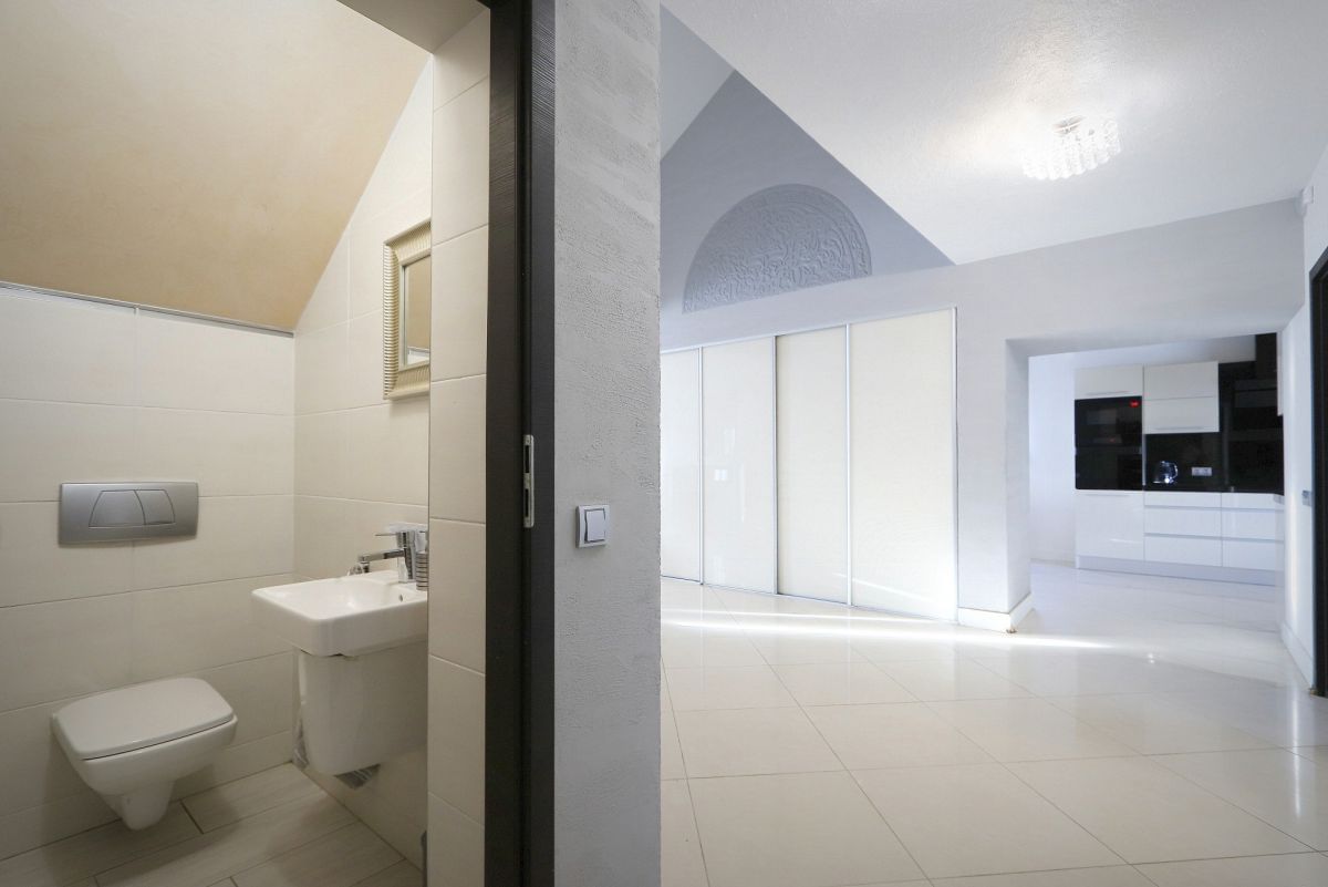 Dom 7 pokojowe na Sprzedaż