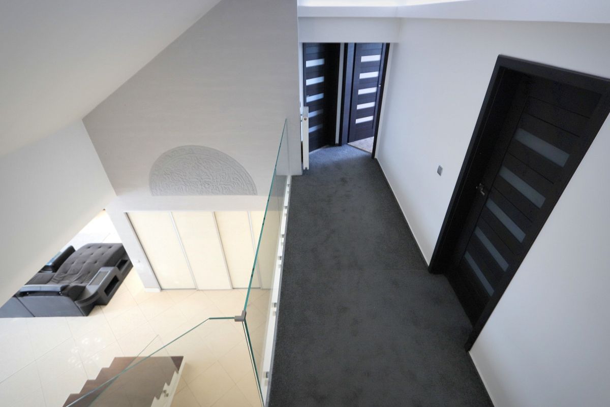 Dom 7 pokojowe na Sprzedaż