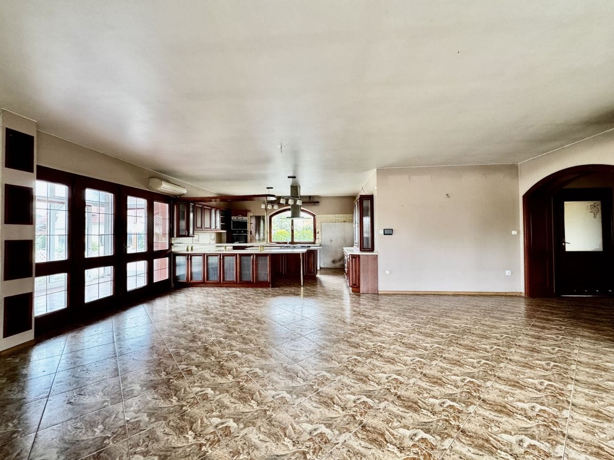 Dom 5 pokojowe na Sprzedaż