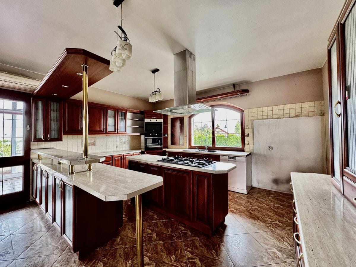 Dom 5 pokojowe na Sprzedaż