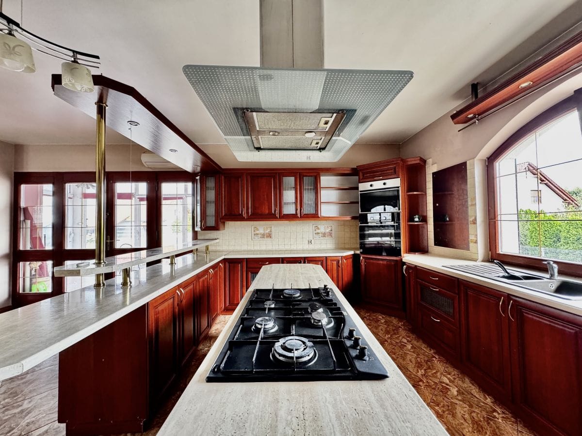 Dom 5 pokojowe na Sprzedaż