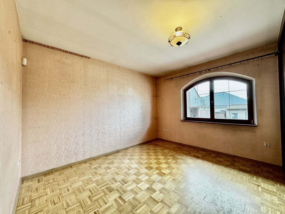 Dom 5 pokojowe na Sprzedaż