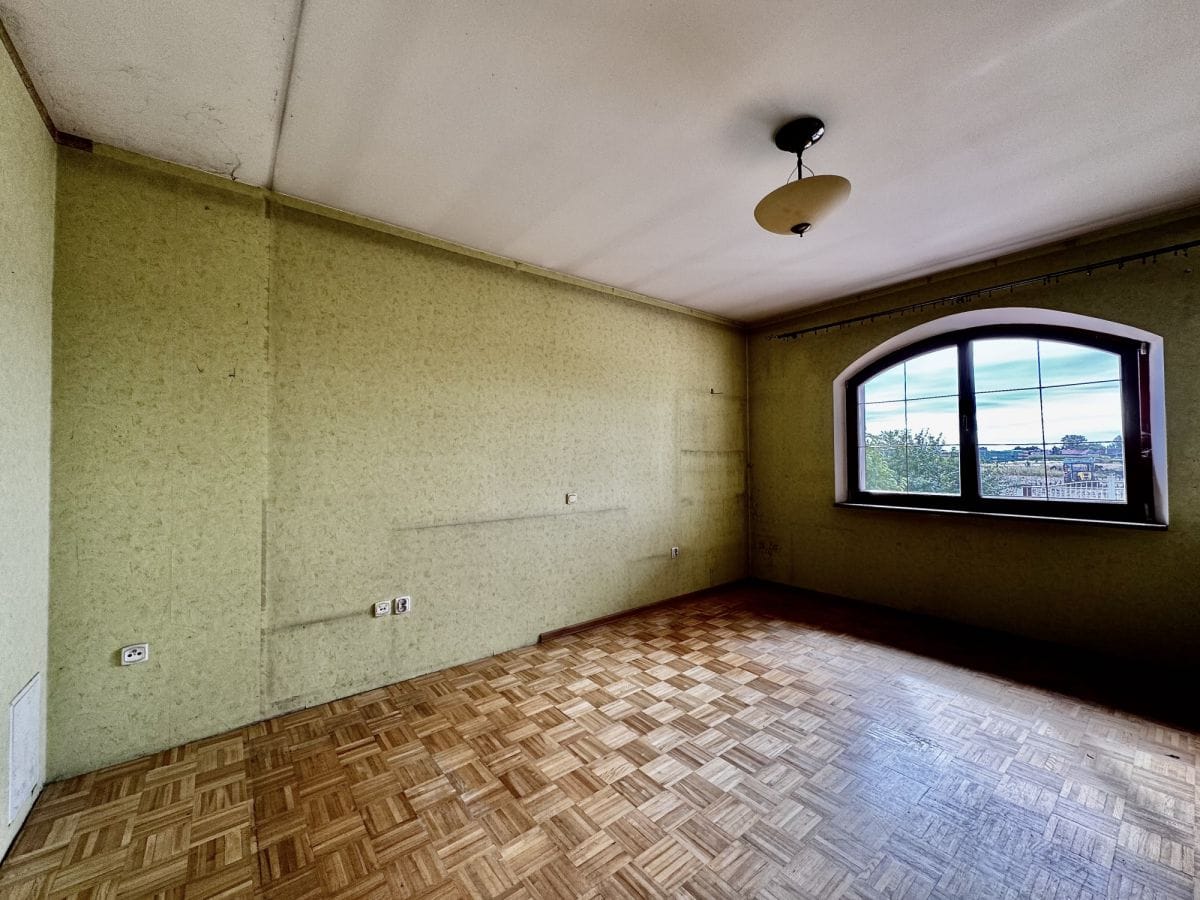 Dom 5 pokojowe na Sprzedaż