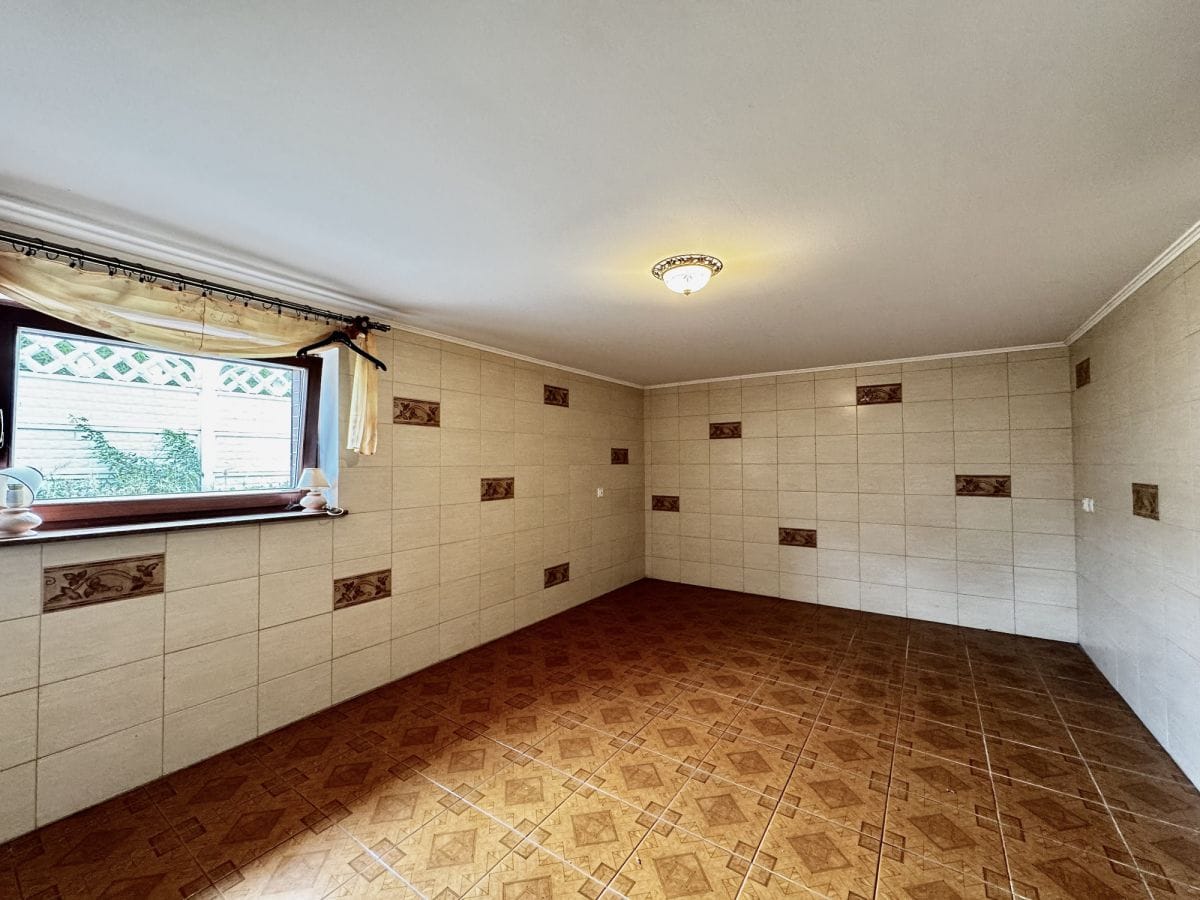 Dom 5 pokojowe na Sprzedaż