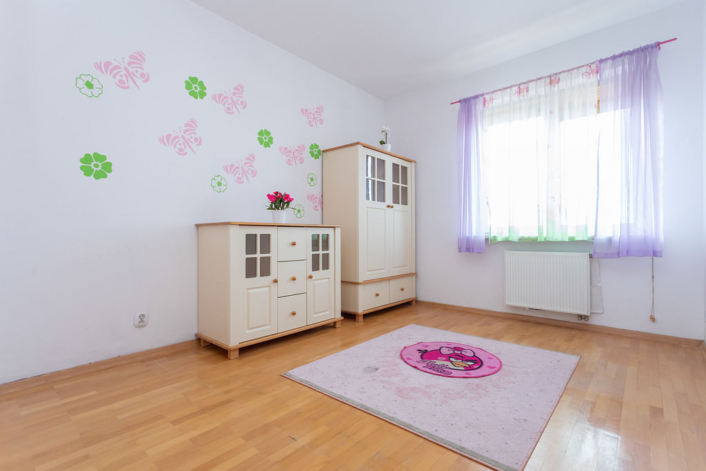 Mieszkanie 5 pokojowe na Sprzedaż