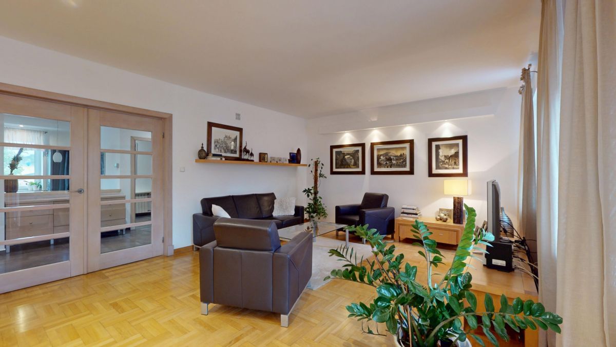 Mieszkanie 6 pokojowe na Sprzedaż